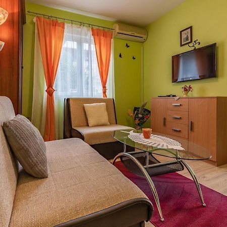 Nice Apartment In Premantura With Wifi Екстериор снимка