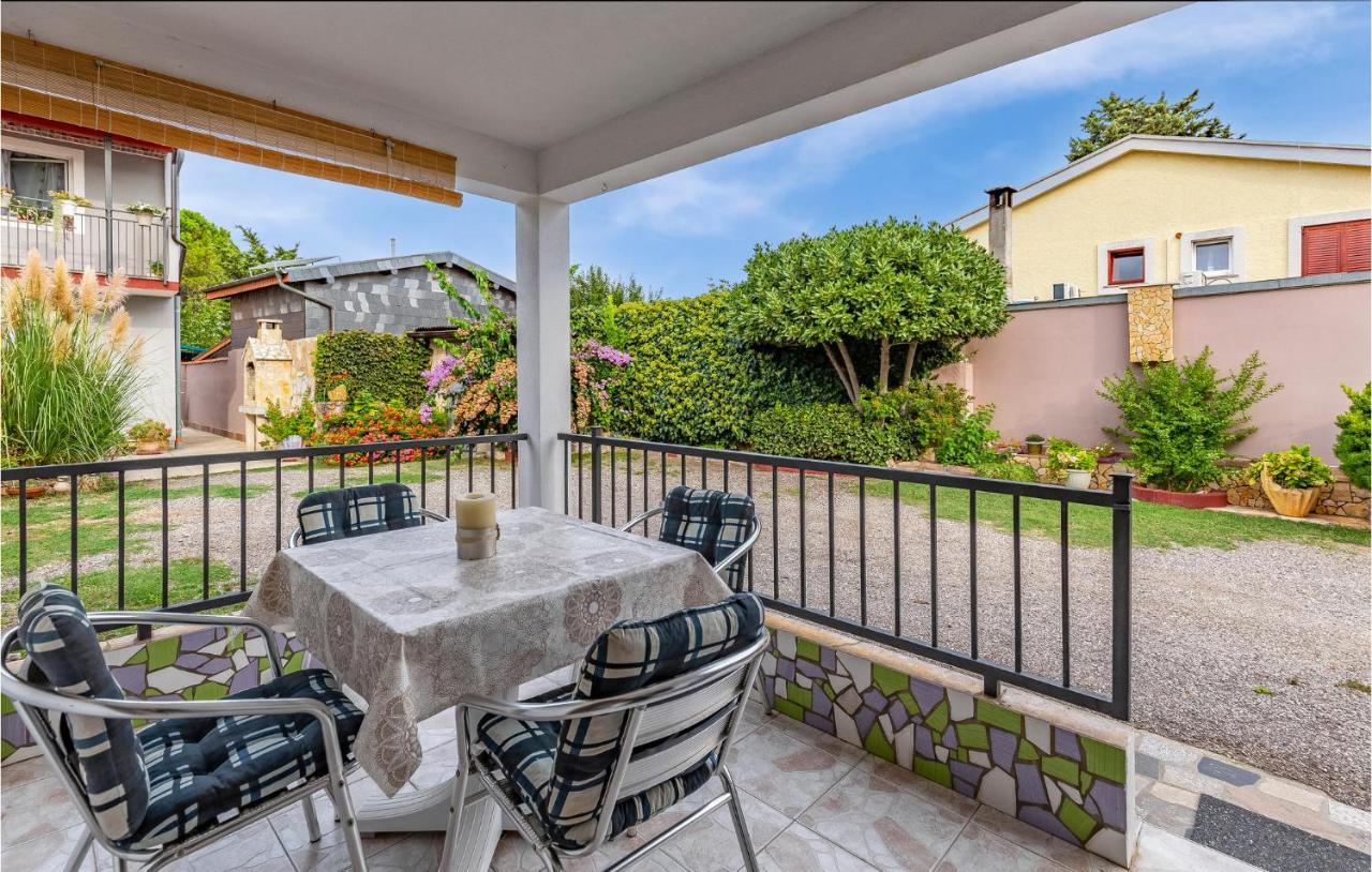 Nice Apartment In Premantura With Wifi Екстериор снимка