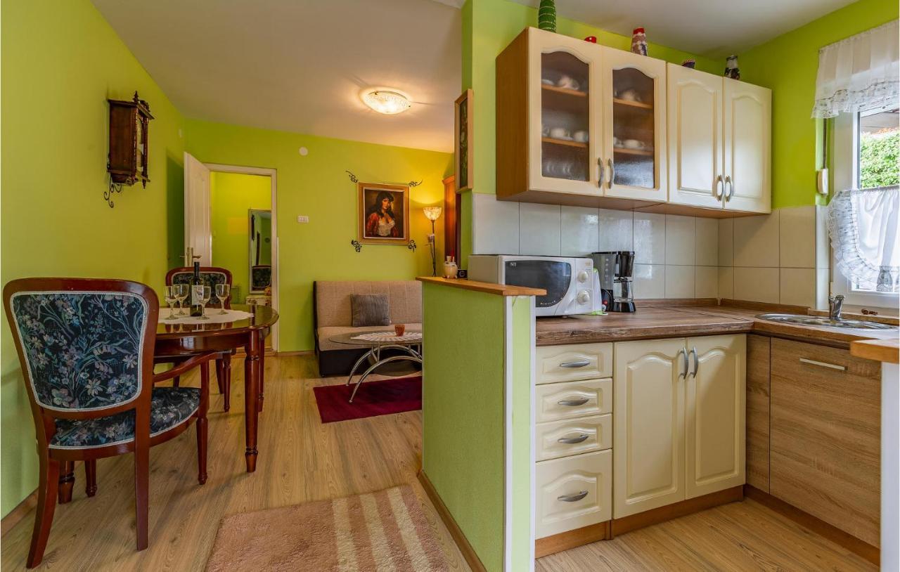 Nice Apartment In Premantura With Wifi Екстериор снимка