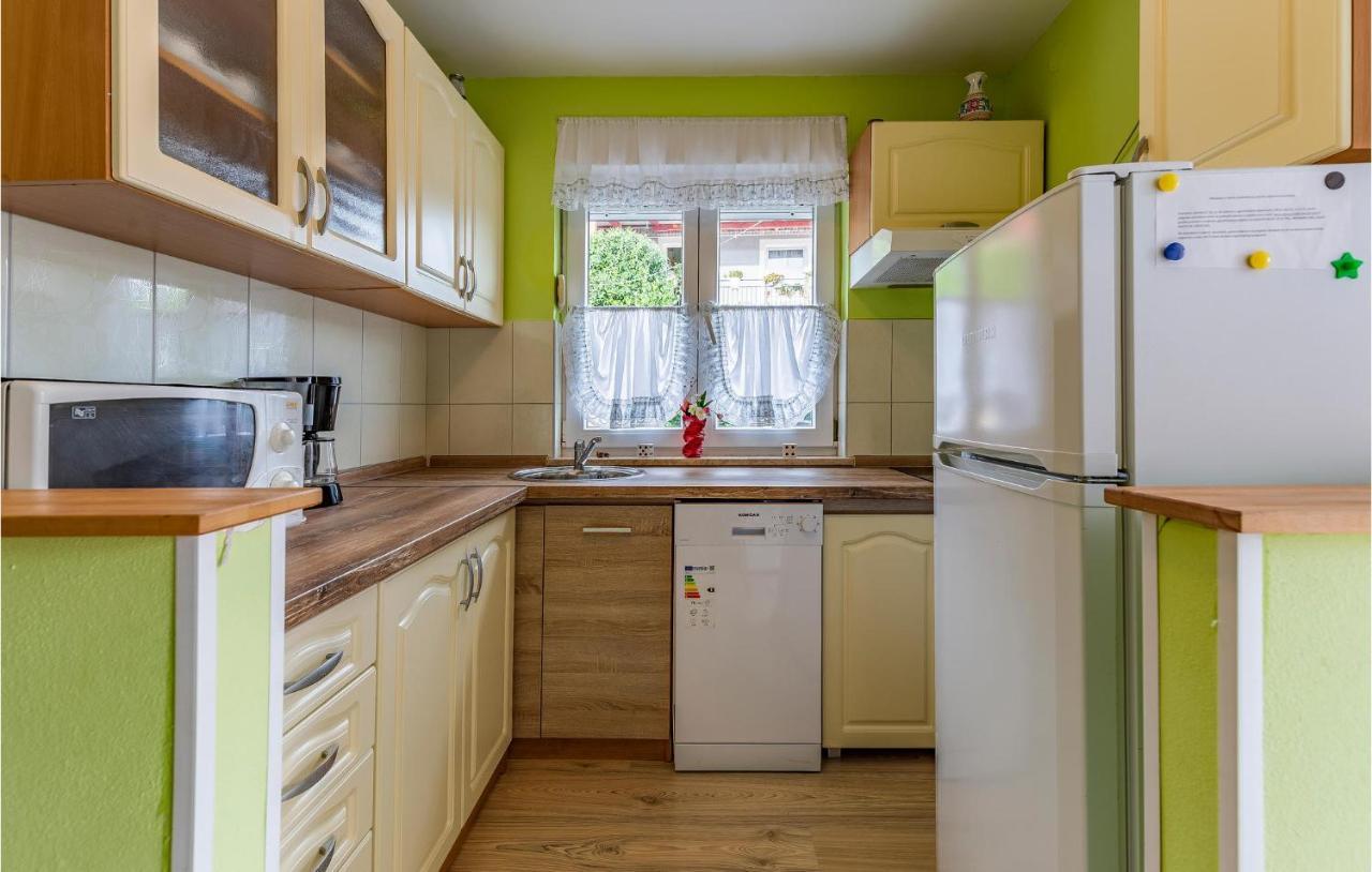 Nice Apartment In Premantura With Wifi Екстериор снимка